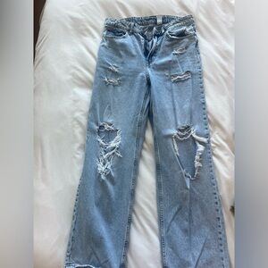 Straight let high waisted ripped jeans